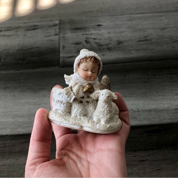 💸 5/20 Vintage 1990s set of 2 Ceramic Angel & Lamb in the Snow Christmas Decor - Picture 8 of 10